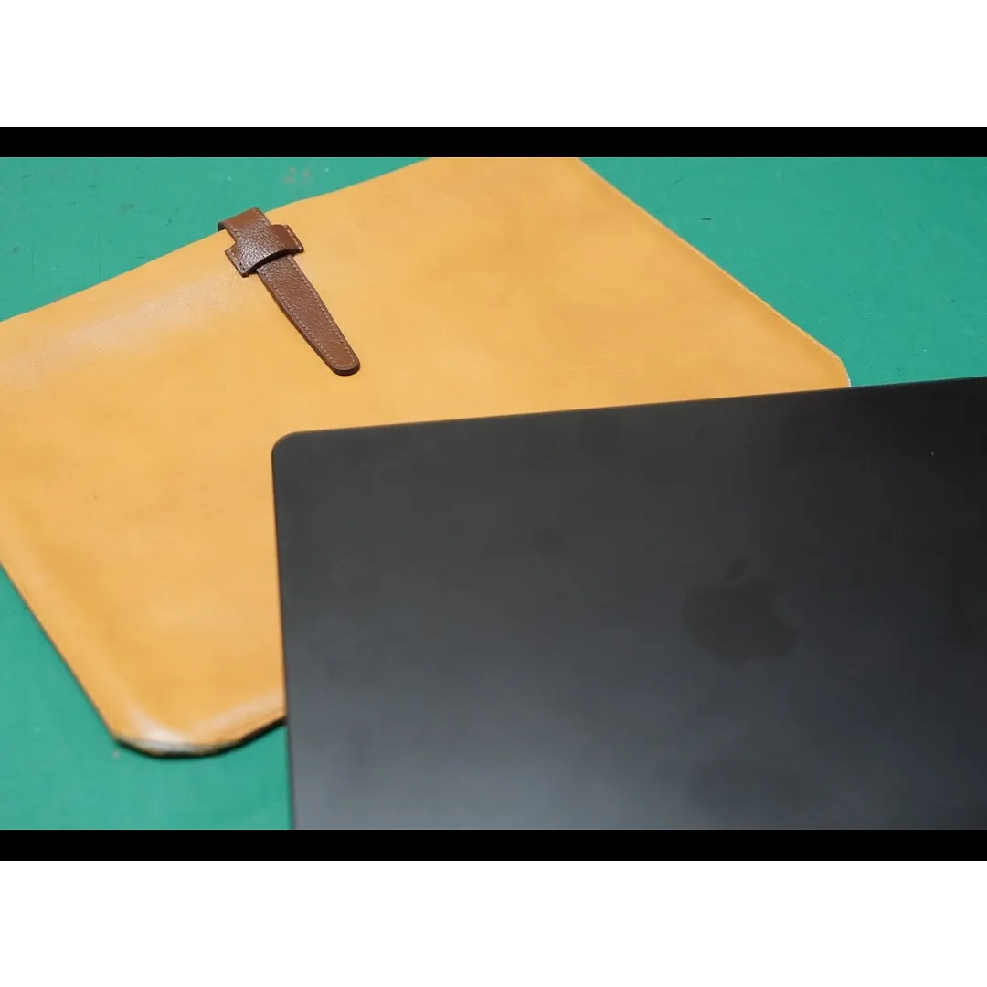 【自分仕様のMacBookケース製作中💻】